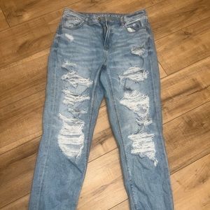American Eagle MOM JEANS